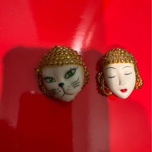 Two brooch pin bundle